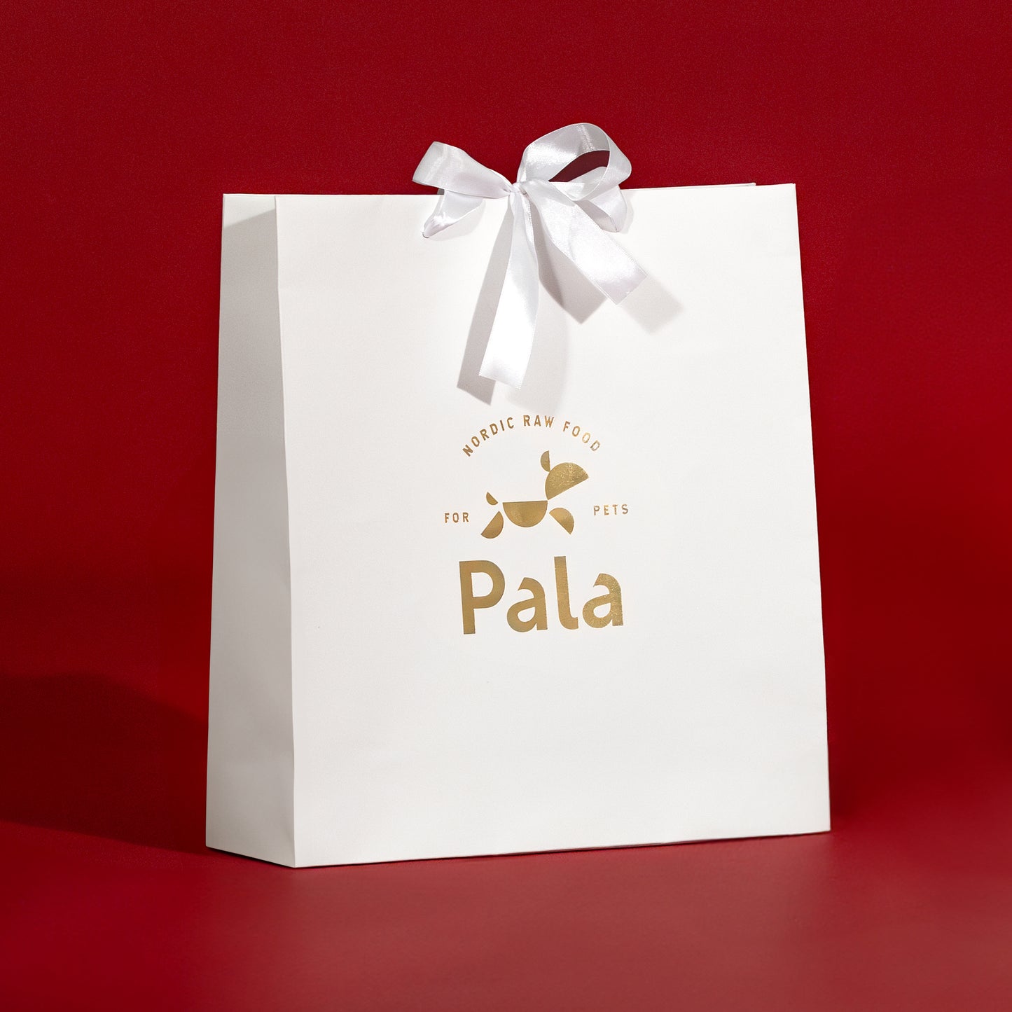 pala's white packaging bag for nordic raw food for pets